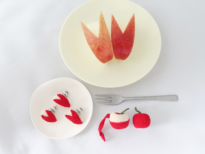 リンゴのブローチ3種類