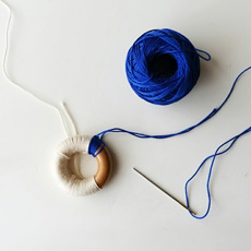 糸ボタン制作風景1