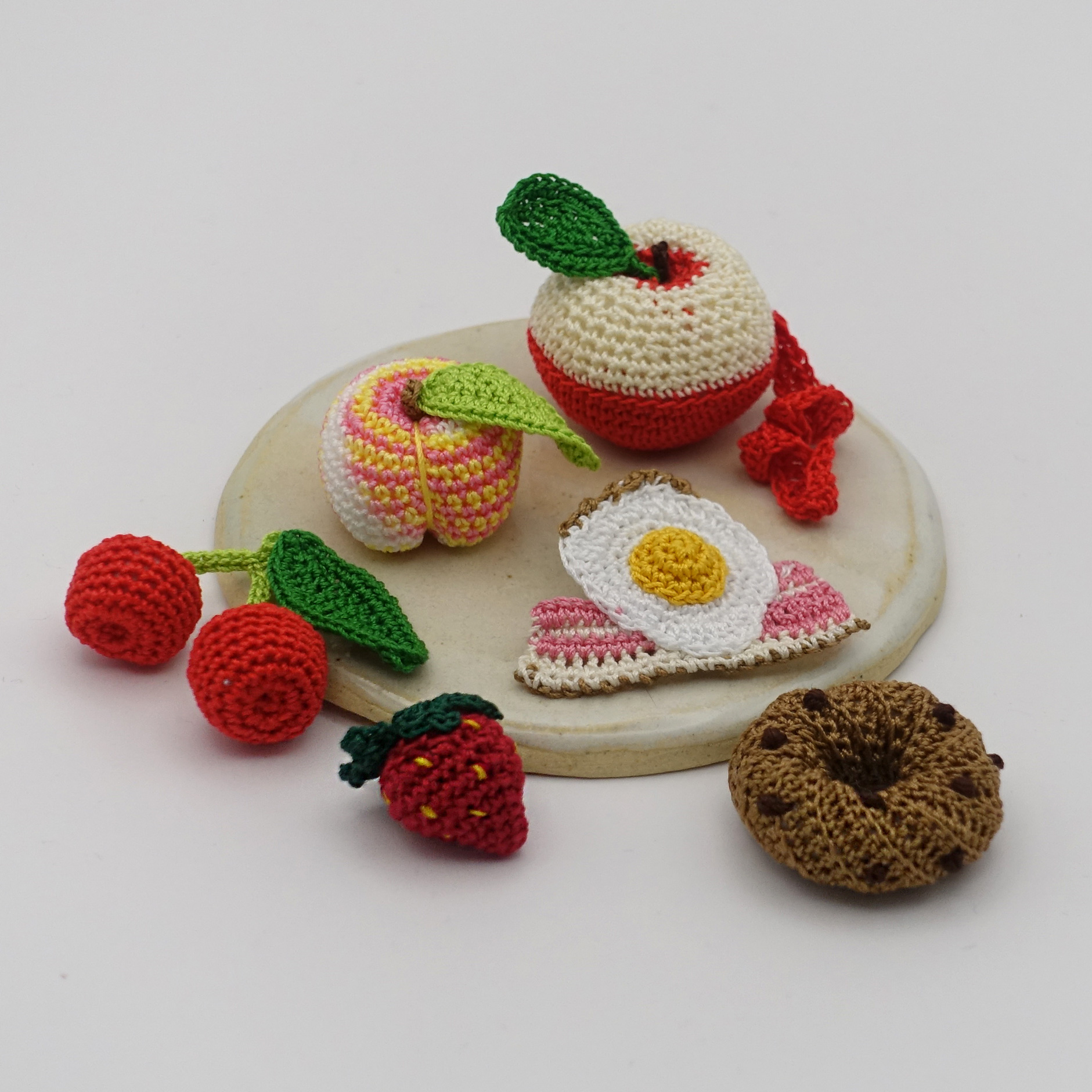 レース針で小さな編物